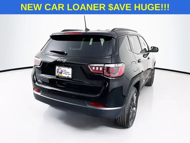 New 2026 Diamond Black Crystal Pearl-Coat Exterior Paint Jeep Limited image 7
