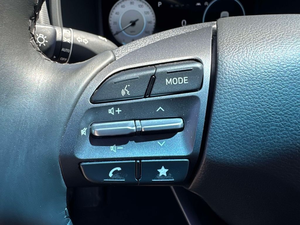 2022 Hyundai Kona Limited - Photo 23