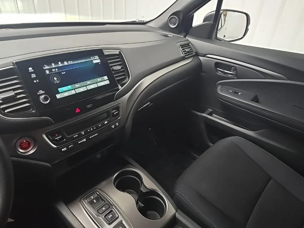 Used 2021  Honda Sport image 25