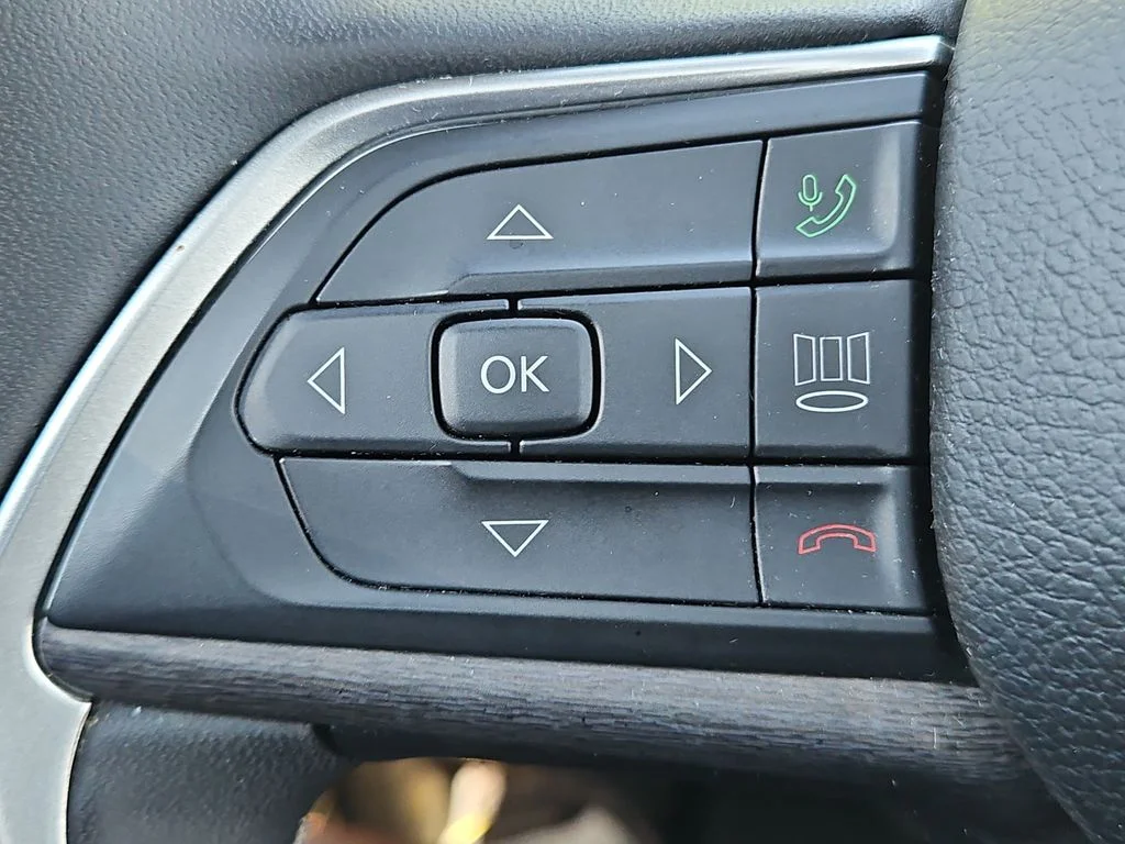 Used 2024 White Jeep 4xe image 25