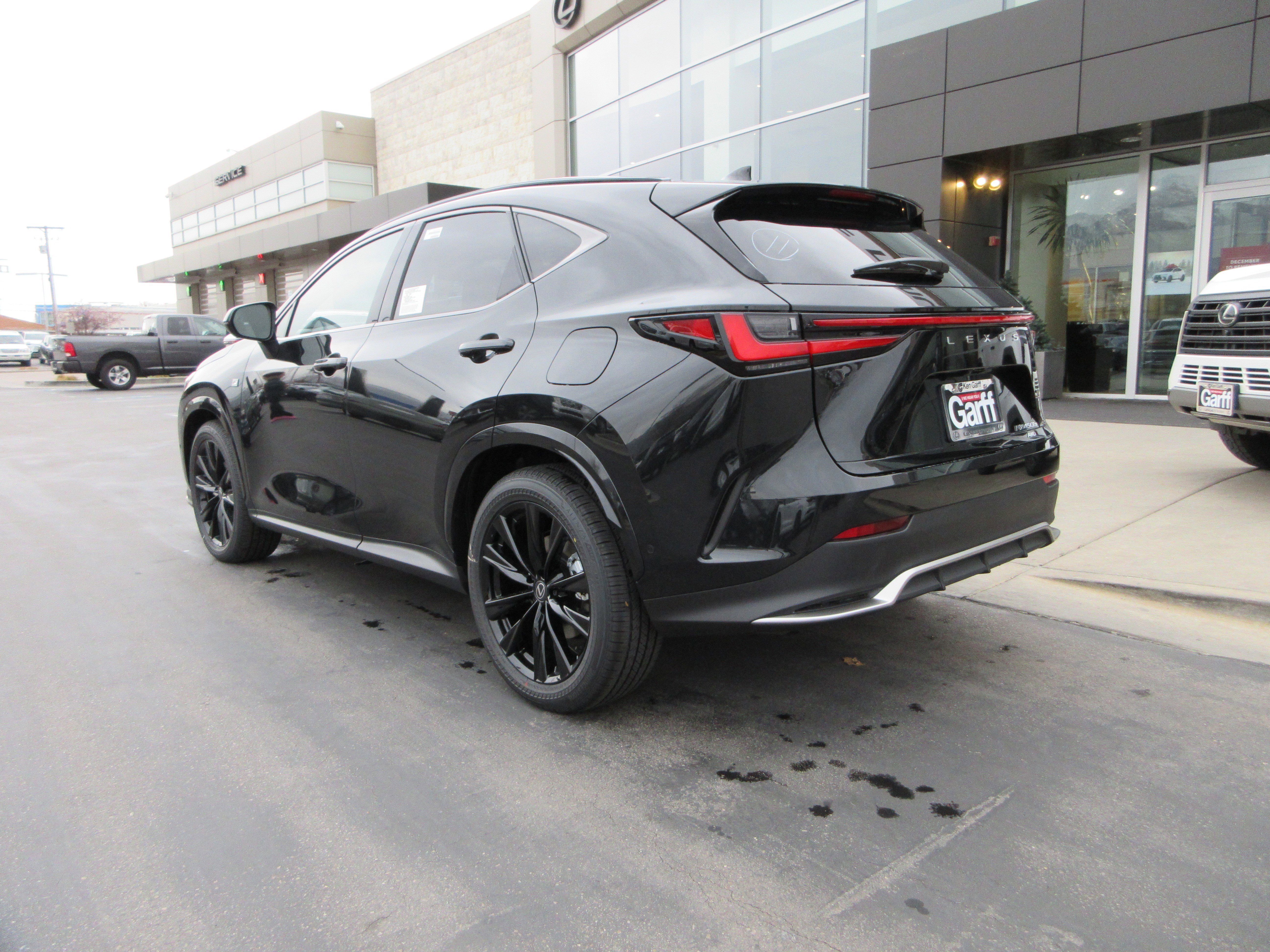 2026 Lexus NX 450h+ F-Sport - Photo 7