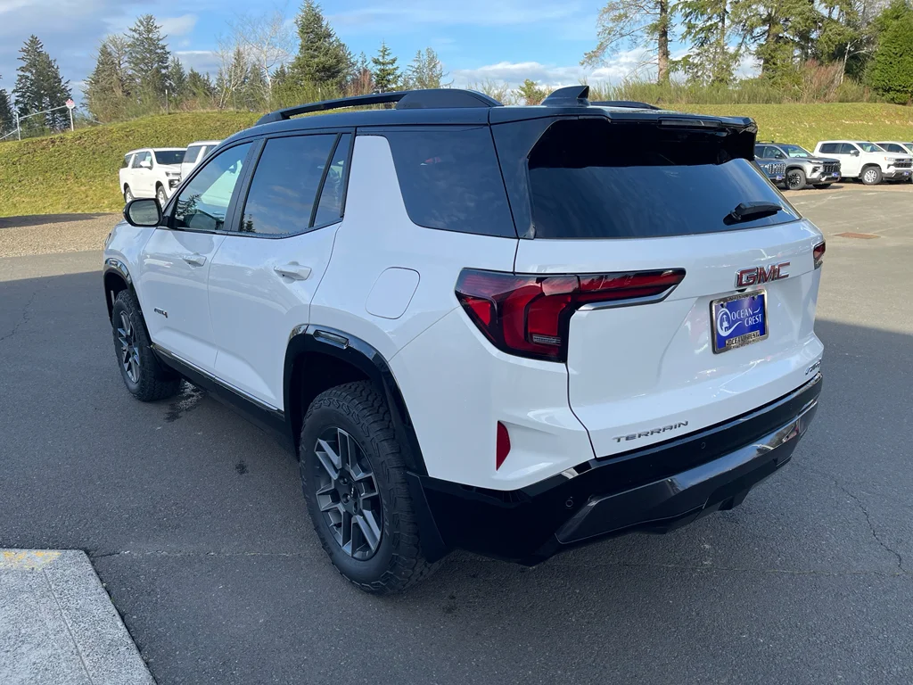 2026 GMC Terrain AT4 - Photo 6