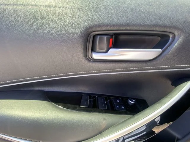 Used 2019 Blizzard Pearl Toyota SE image 13