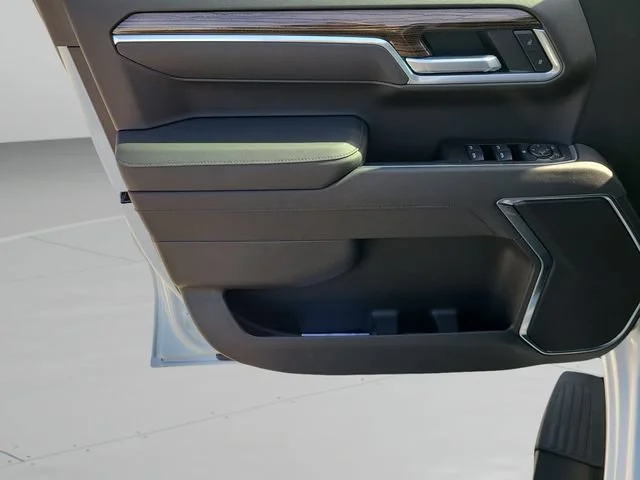 New 2026 Summit White Chevrolet LT image 16