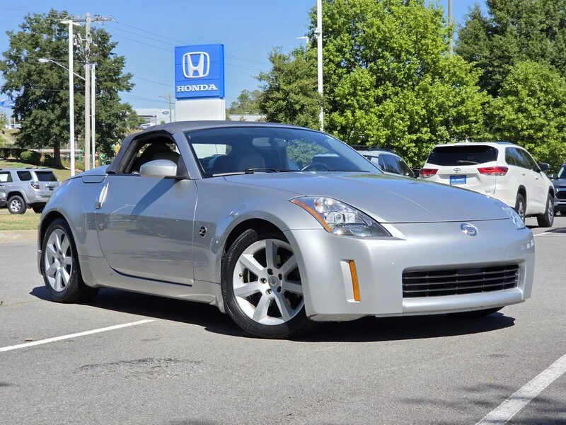 Used 2005 Chrome Silver Metallic NISSAN TOURING image 16