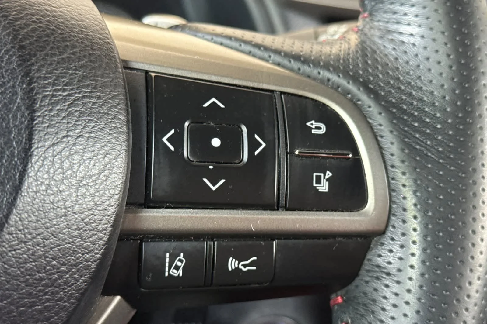 Used 2021 Atomic Silver Lexus F SPORT Appearance image 27
