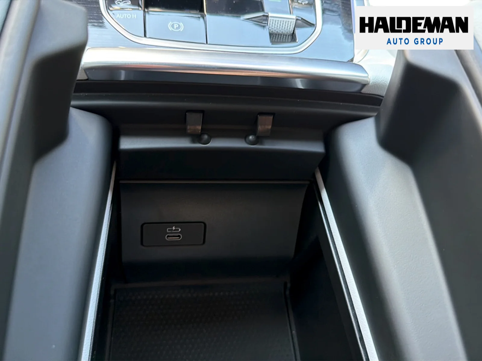 Used 2025 Brooklyn Gray Metallic BMW xDrive50e image 33