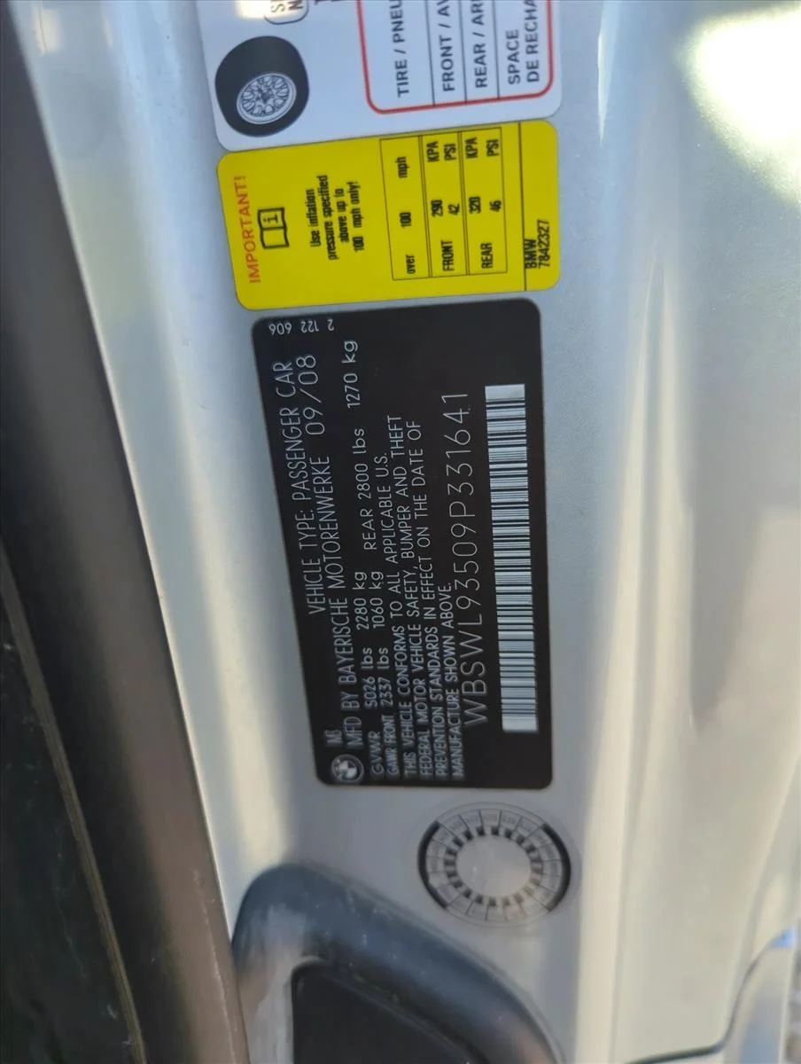 Used 2009 Silverstone Metallic BMW  image 25