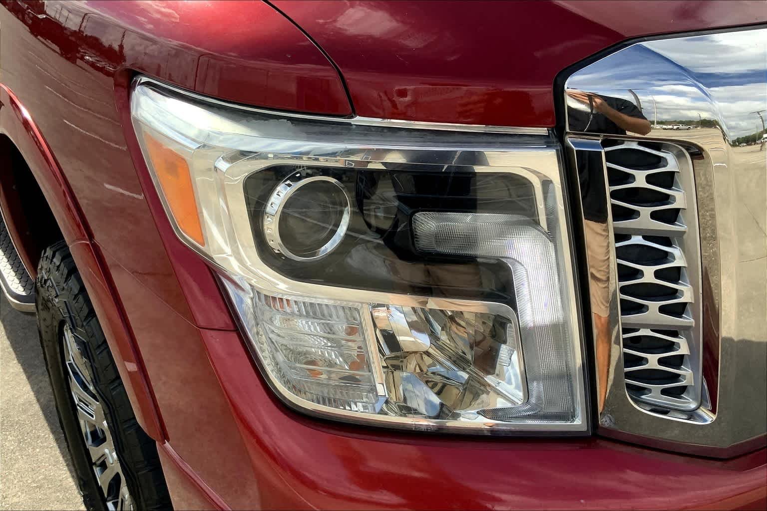 Used 2016  Nissan Platinum Reserve image 25