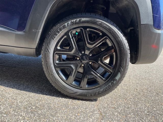Used 2018 Jetset Blue Jeep Latitude image 7