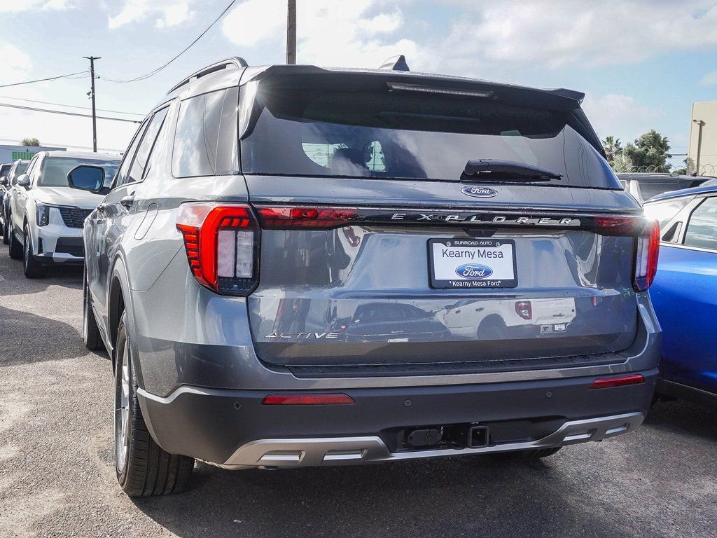 New 2026 Carbonized Gray Metallic Ford Active image 4