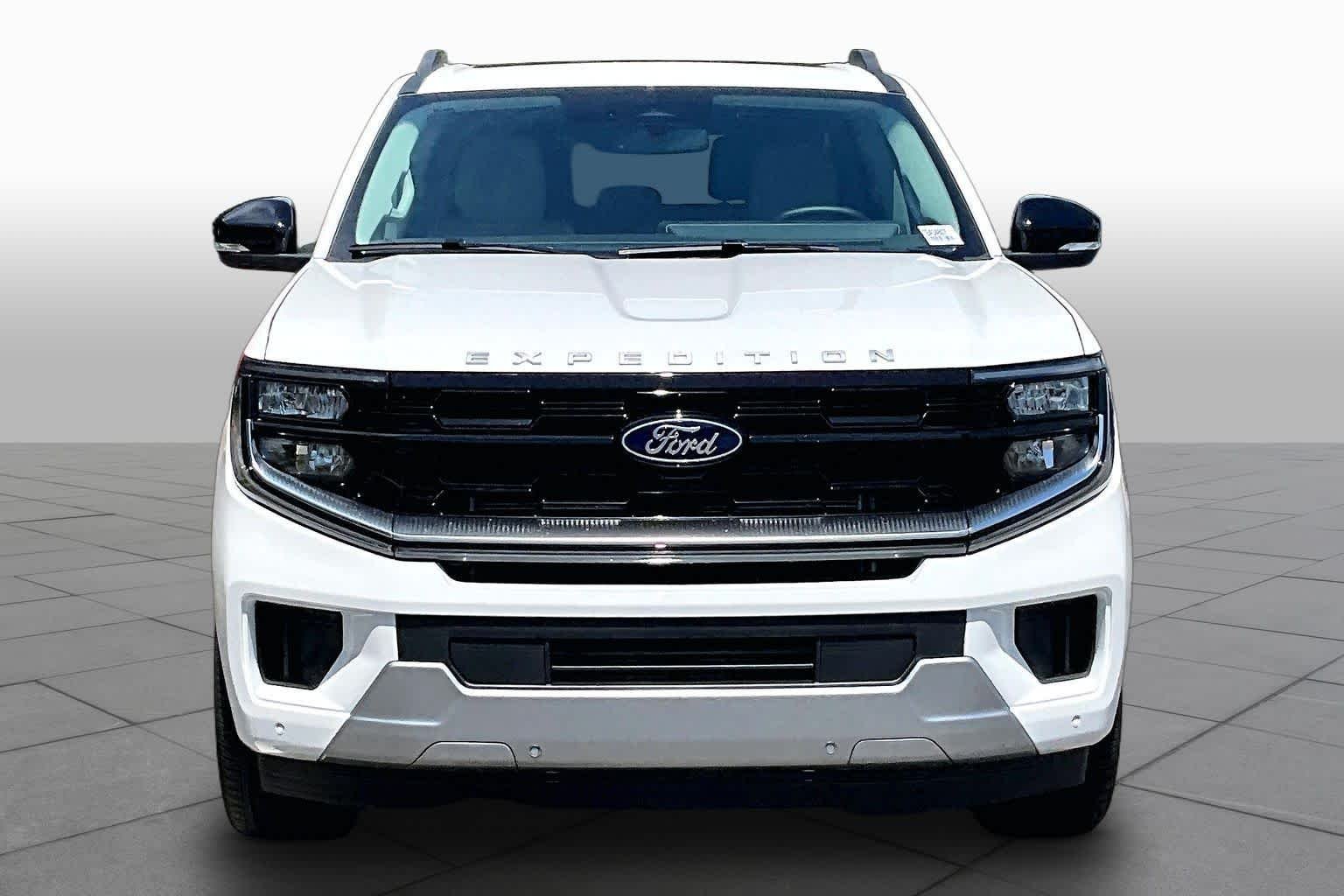 New 2026 Star White Metallic Tri-Coat Ford MAX Platinum® image 3