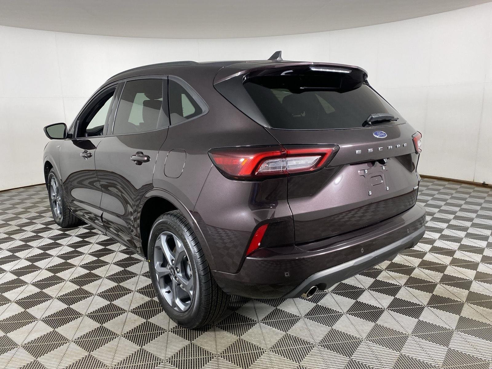 Used 2023 Cinnabar Red Ford ST-Line Select image 8