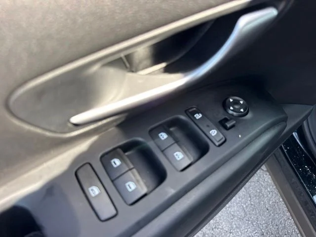 Used 2024 Black Hyundai SEL image 30