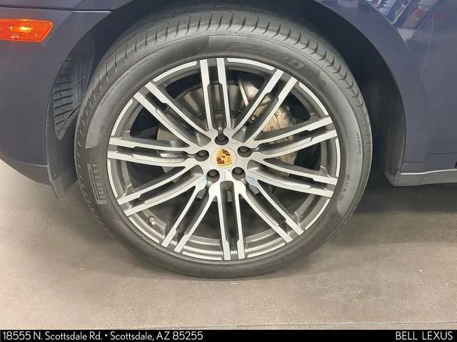 Used 2017  Porsche S image 10