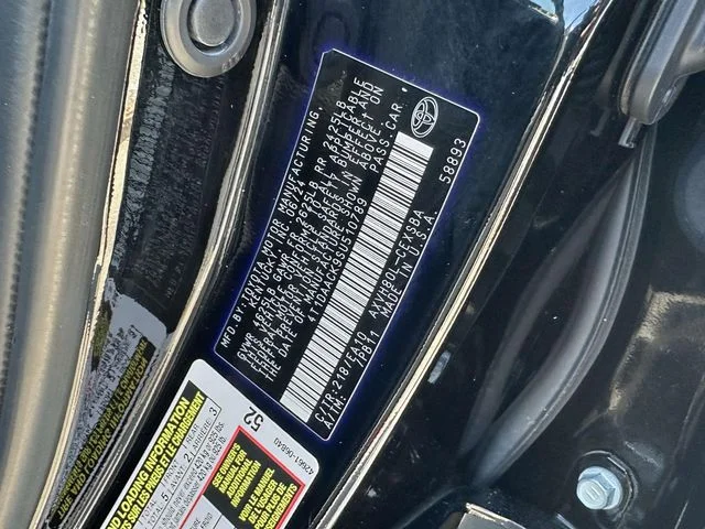 2025 Toyota Camry SE - Photo 30