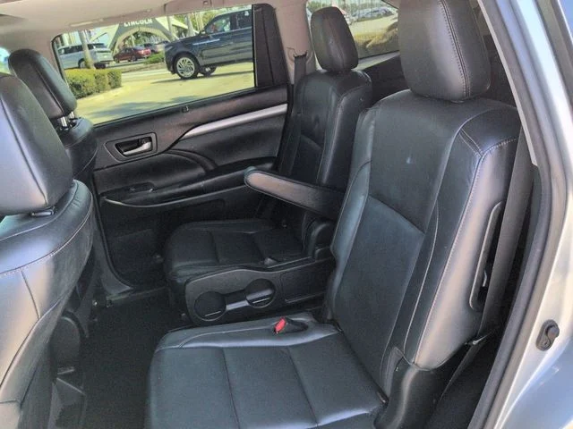 Certified Used 2018 2018 TOYOTA HIGHLANDER XLE Toyota XLE image 14