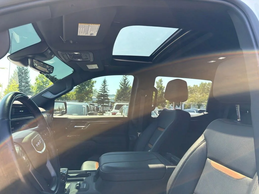 Used 2025 White GMC AT4 image 11