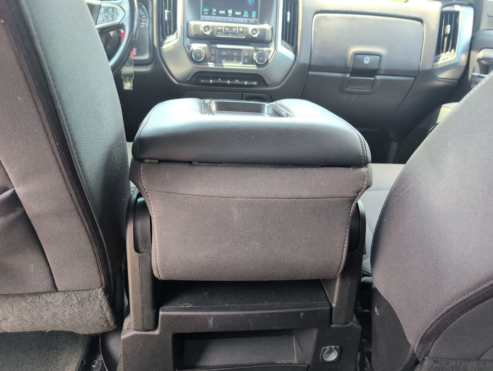 Used 2018 BLACK Chevrolet LT image 28