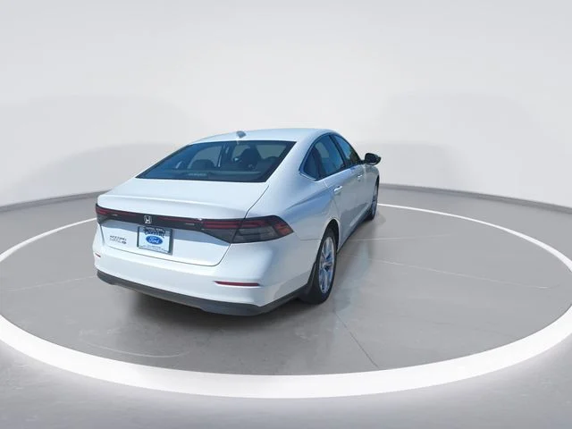 Used 2025 White Honda LX image 7
