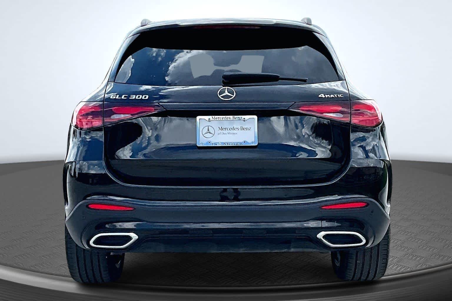 New 2026 Obsidian Black Metallic Mercedes-Benz GLC 300 image 5