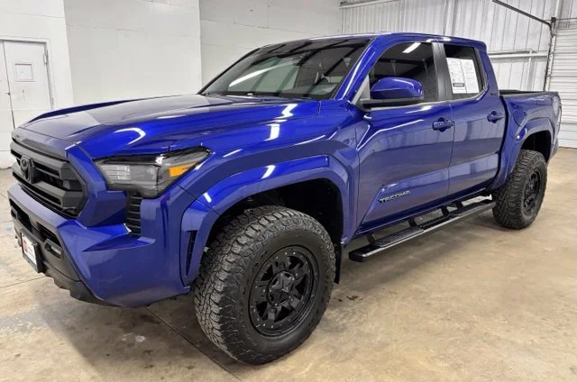 Used 2024 Blue Toyota SR5 image 3