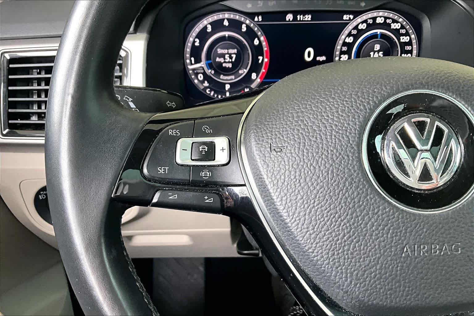 Used 2019 Deep Black Pearl Volkswagen 3.6L V6 SEL image 24