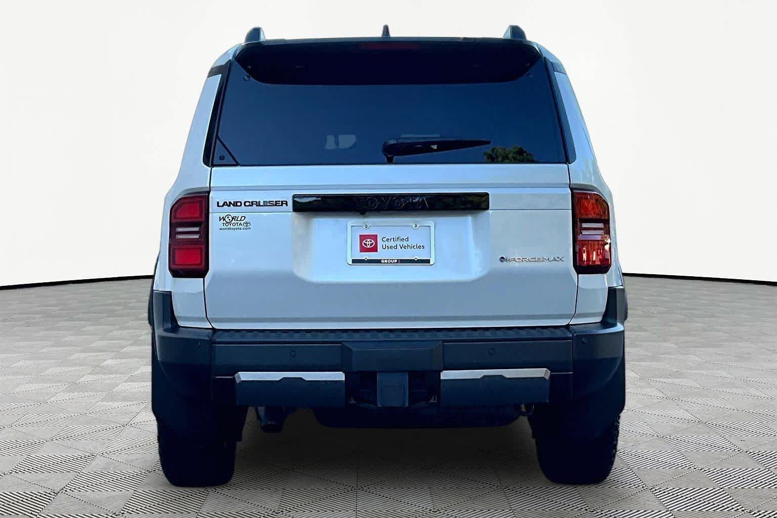 Used 2026 Wind Chill Pearl Toyota  image 5