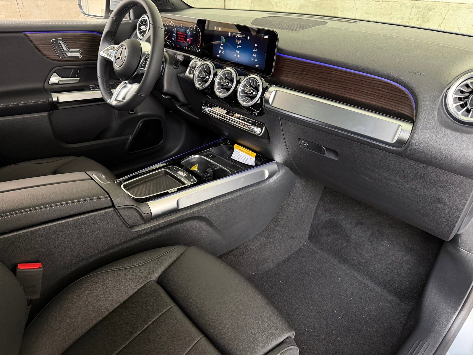 New 2026 Cirrus Silver Metallic Mercedes-Benz GLB 250 image 35