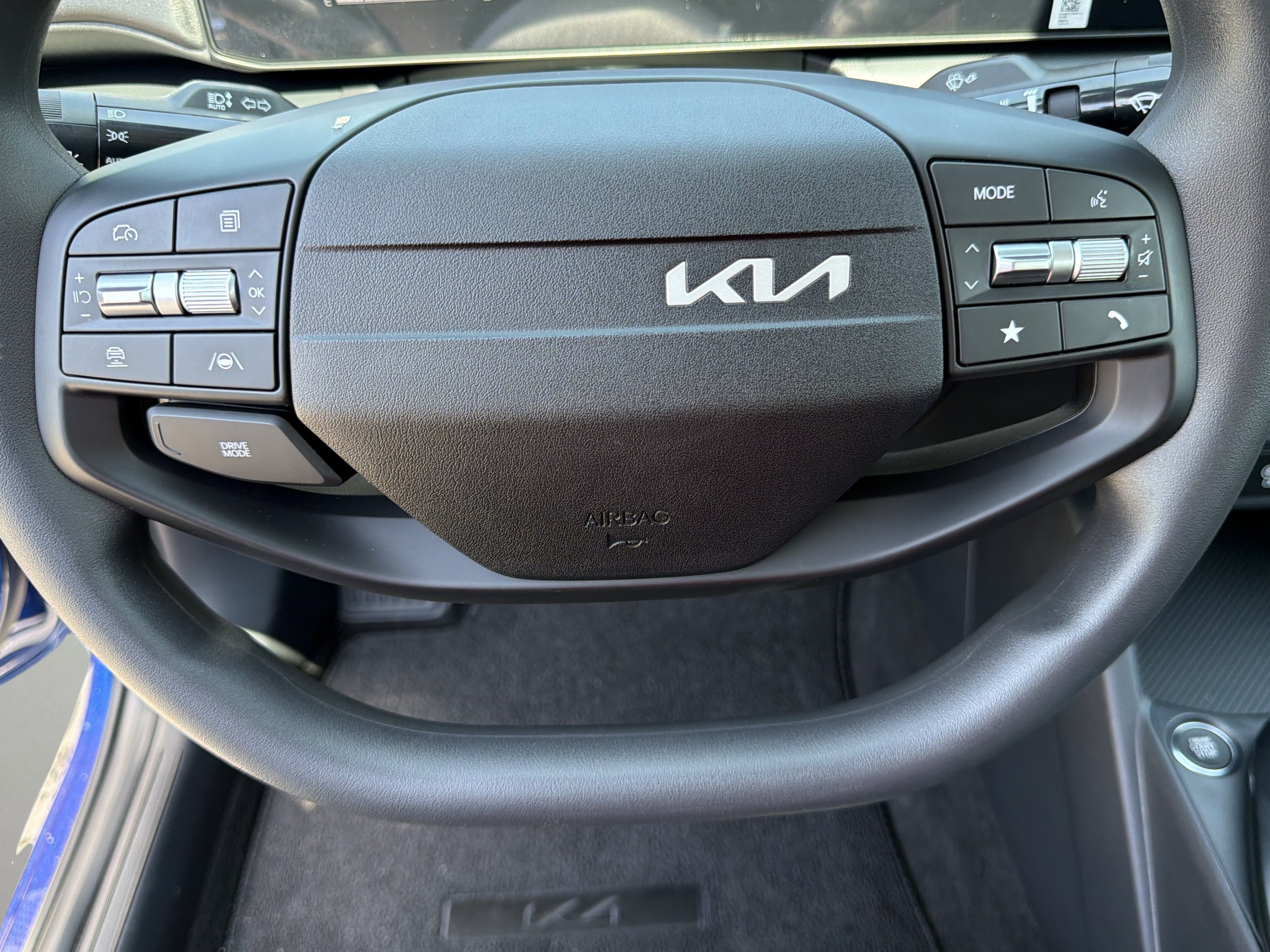 New 2026 Deep Sea Blue Kia LXS image 14