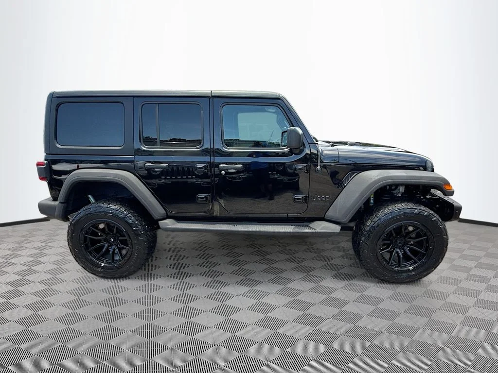 Used 2021 Black Jeep Unlimited Sport Altitude image 5