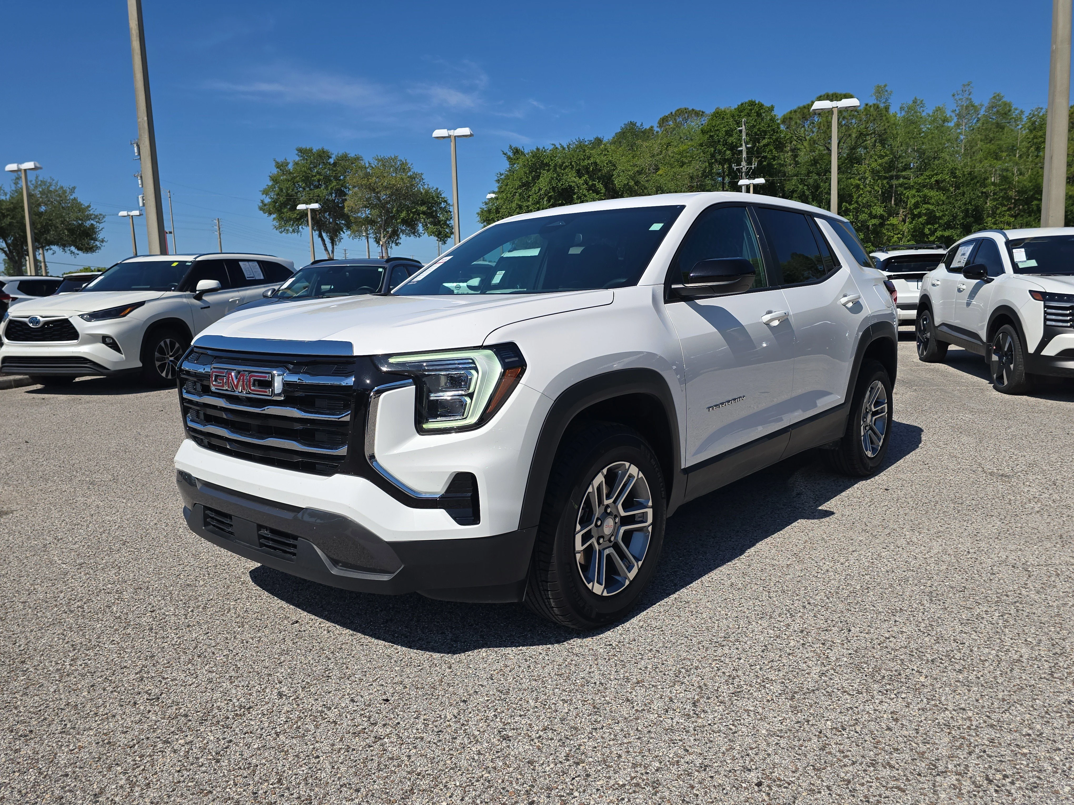 Used 2025 Summit White GMC AWD Elevation image 4