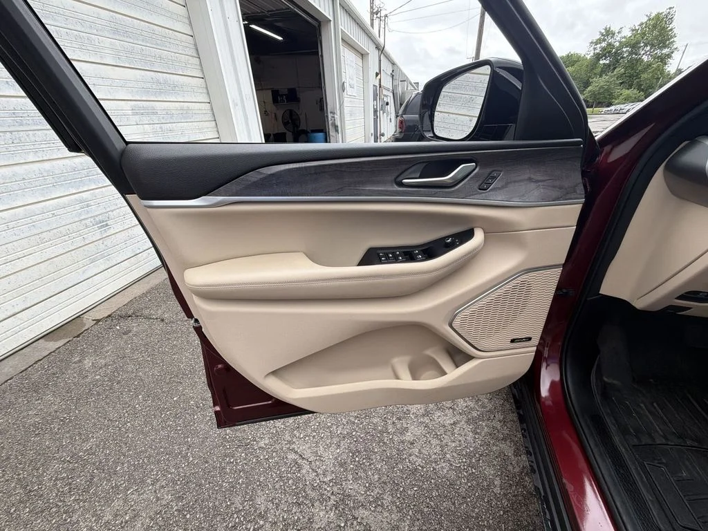 Used 2023 Red Jeep Limited image 13