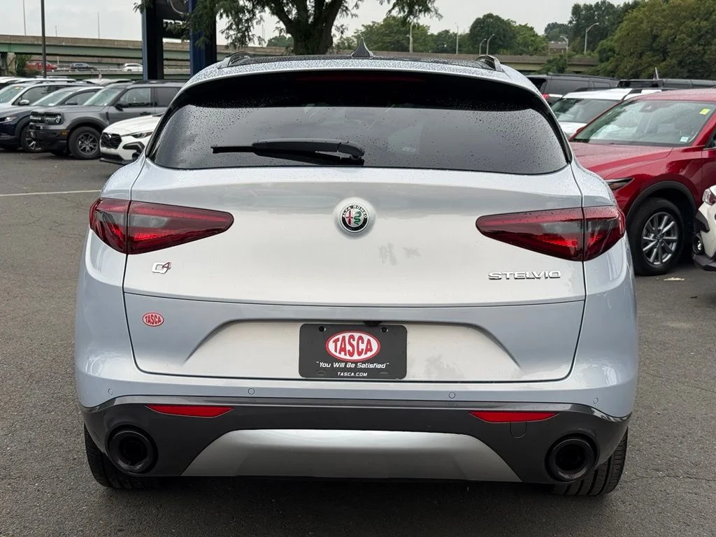 Used 2023 Moonlight Gray Metallic Alfa Romeo Ti image 9