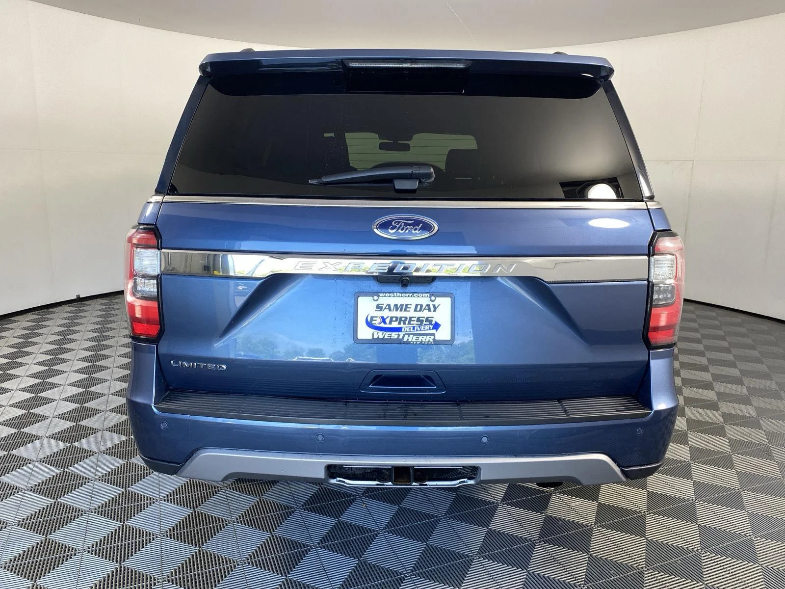 Used 2018 Blue Ford Limited image 6