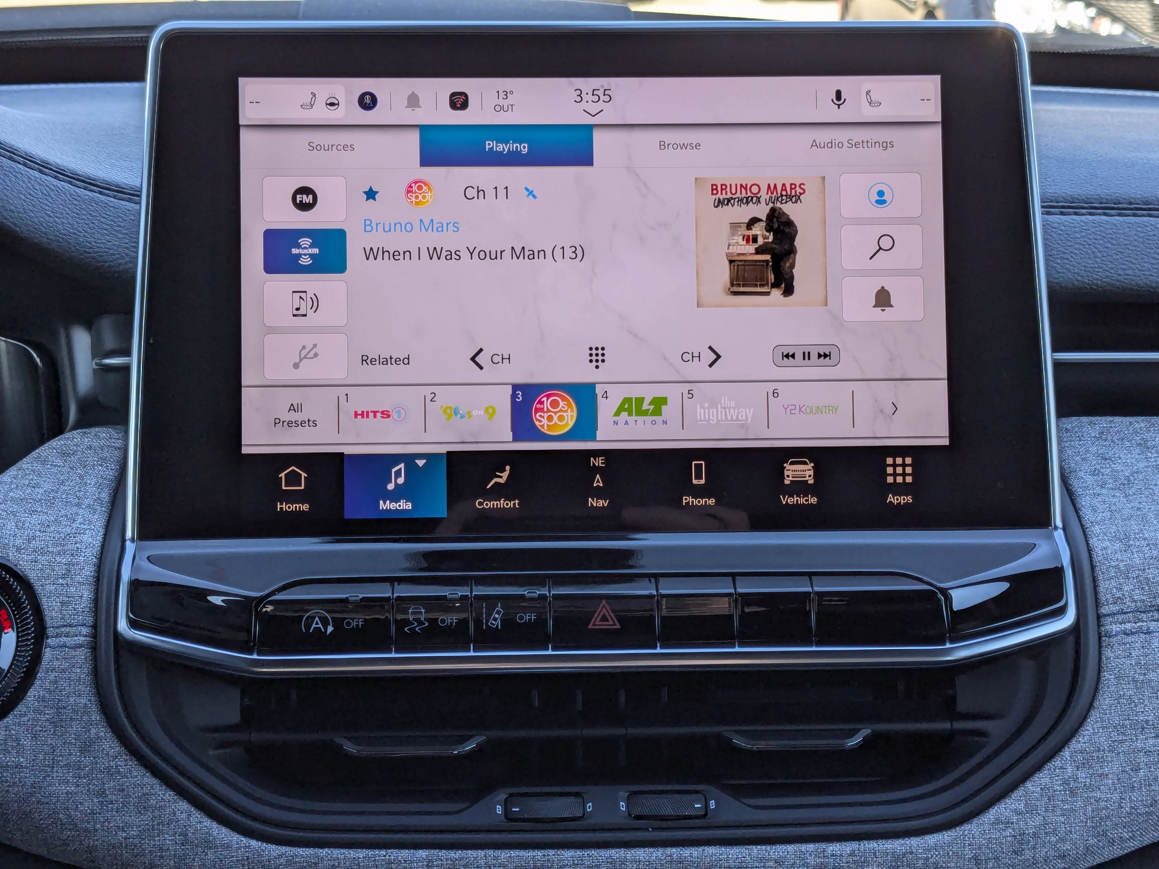 New 2026 Silver Jeep North - Panoramic Sunroof - Alpine Audio -  Adaptive Cruise - Power Liftgate & Tons More! image 20
