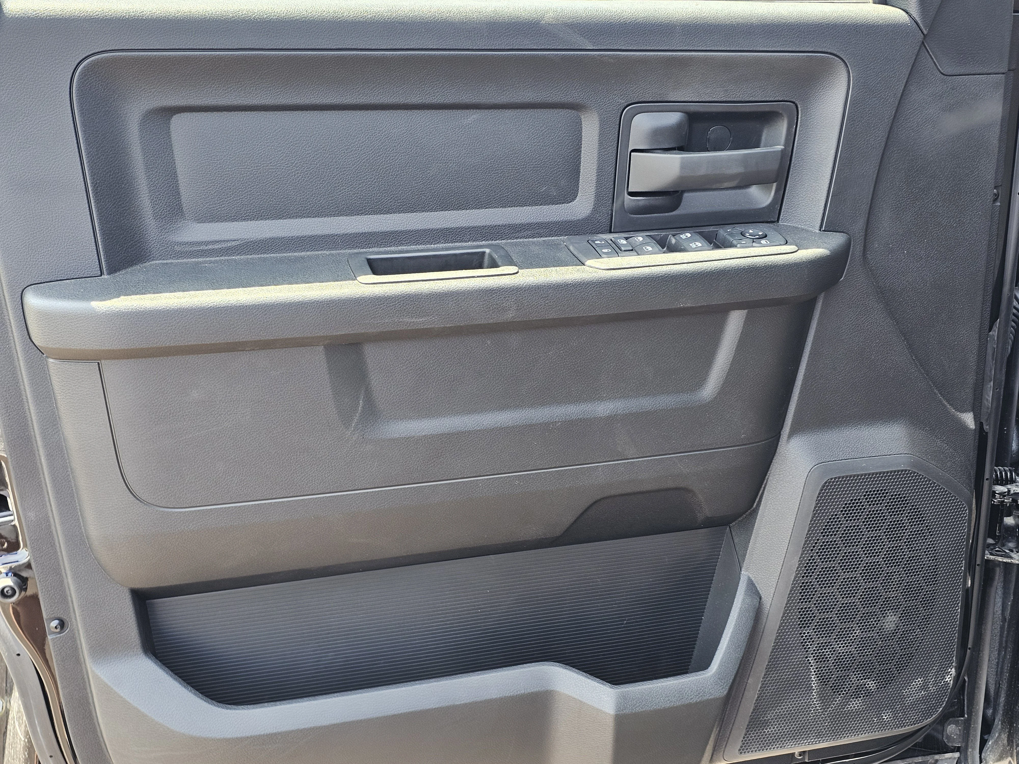 2025 RAM 2500 Tradesman - Photo 16