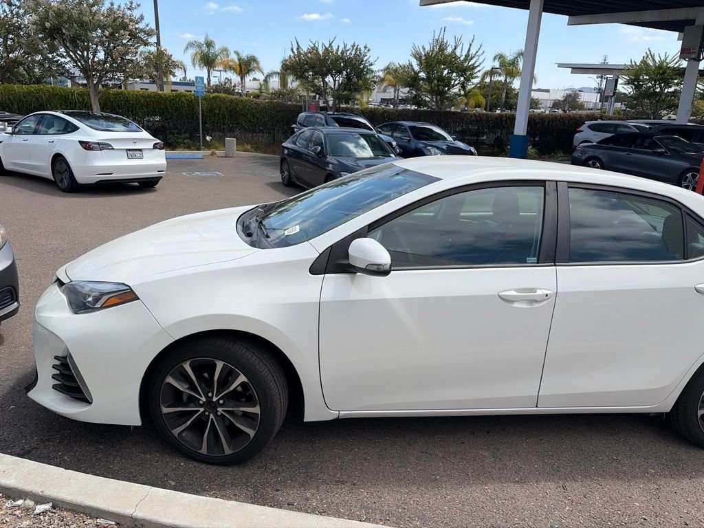 Used 2019 White Toyota SE image 9