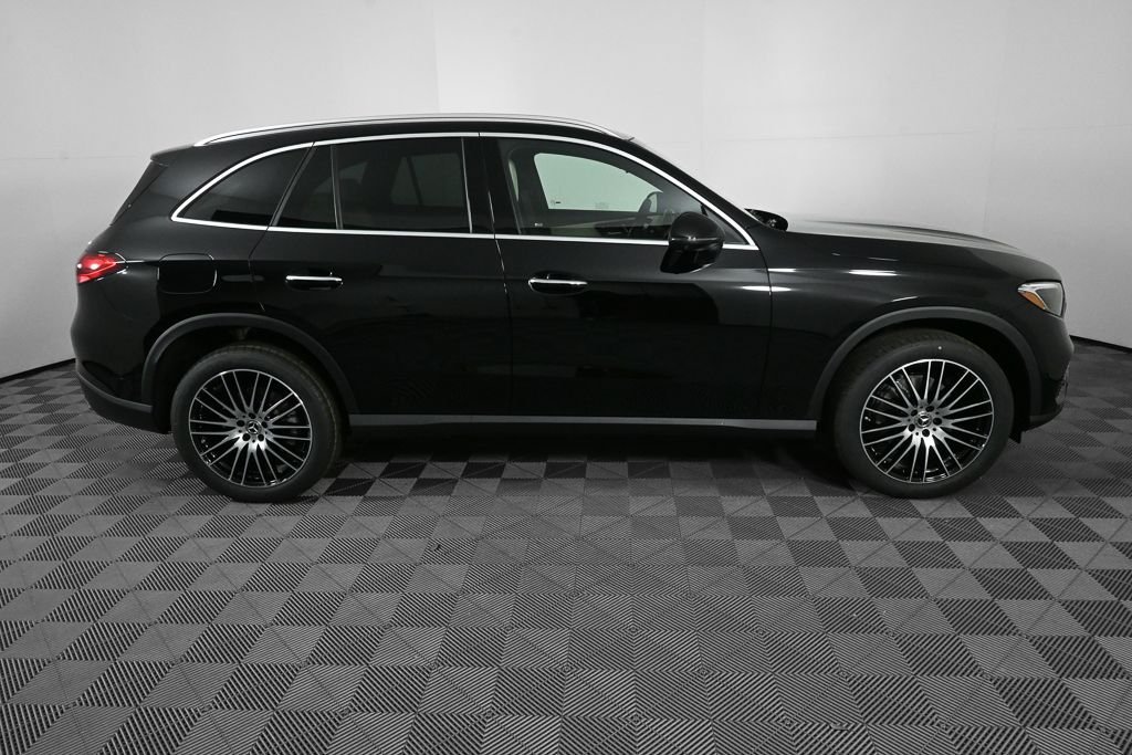 New 2026 Black Mercedes-Benz GLC 300 image 25