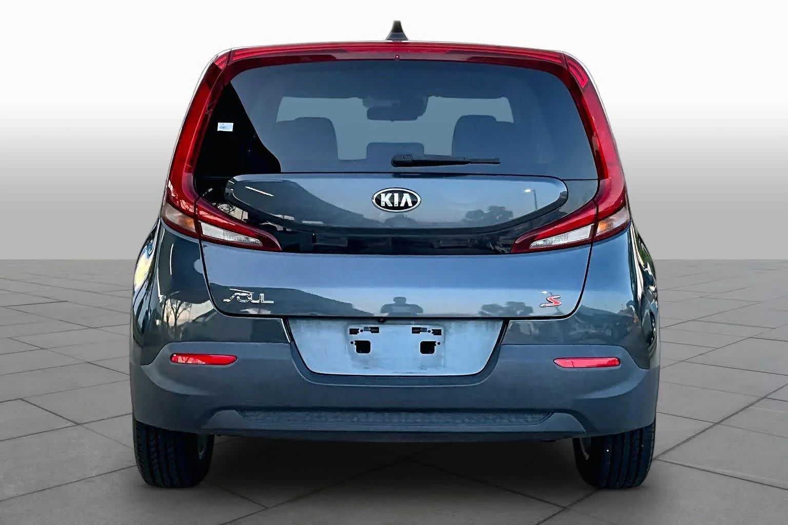 Used 2021 Gravity Gray Kia S image 5