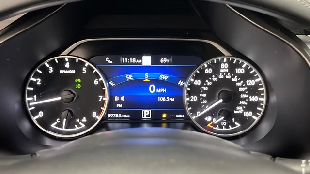 Used 2020 Super Black Metallic Nissan Platinum image 17
