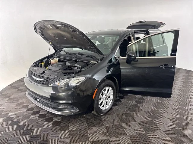 Used 2023 Black Chrysler LX image 10