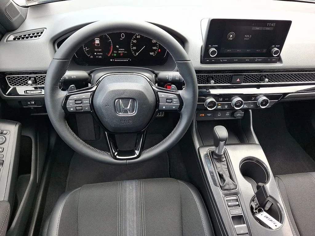2026 Honda Civic Hatchback Sport - Photo 11