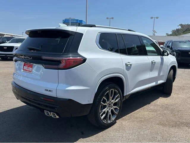 2026 GMC Acadia Denali Ultimate - Photo 11