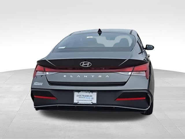 Used 2025 Gray Hyundai SE image 8
