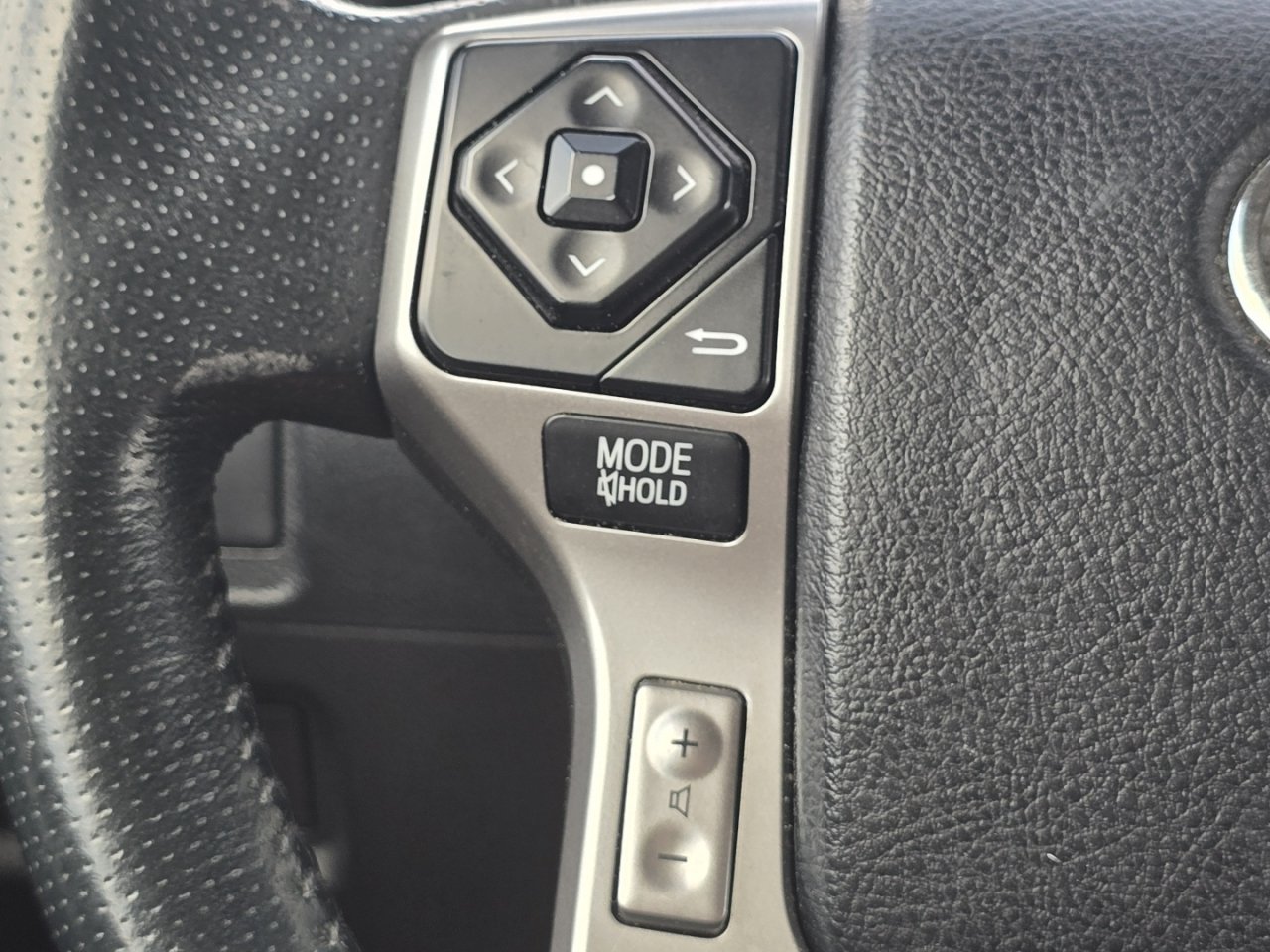 Used 2015 Red Toyota SR5 Premium image 31