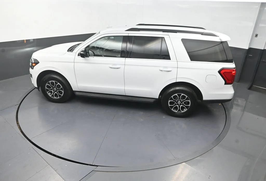 Used 2022 White Ford XL image 18