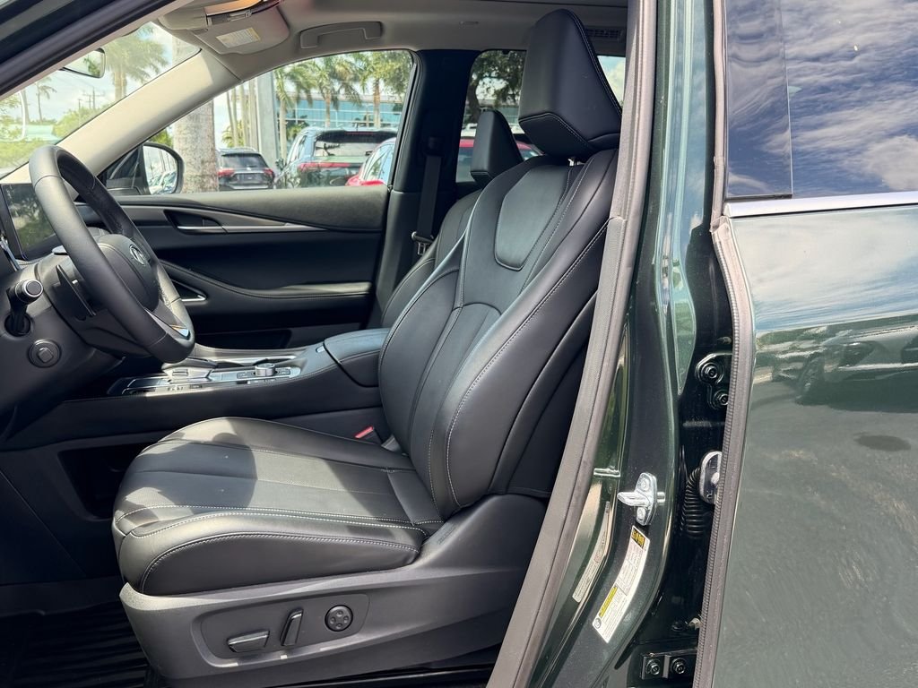 Used 2026 Green INFINITI LUXE image 12