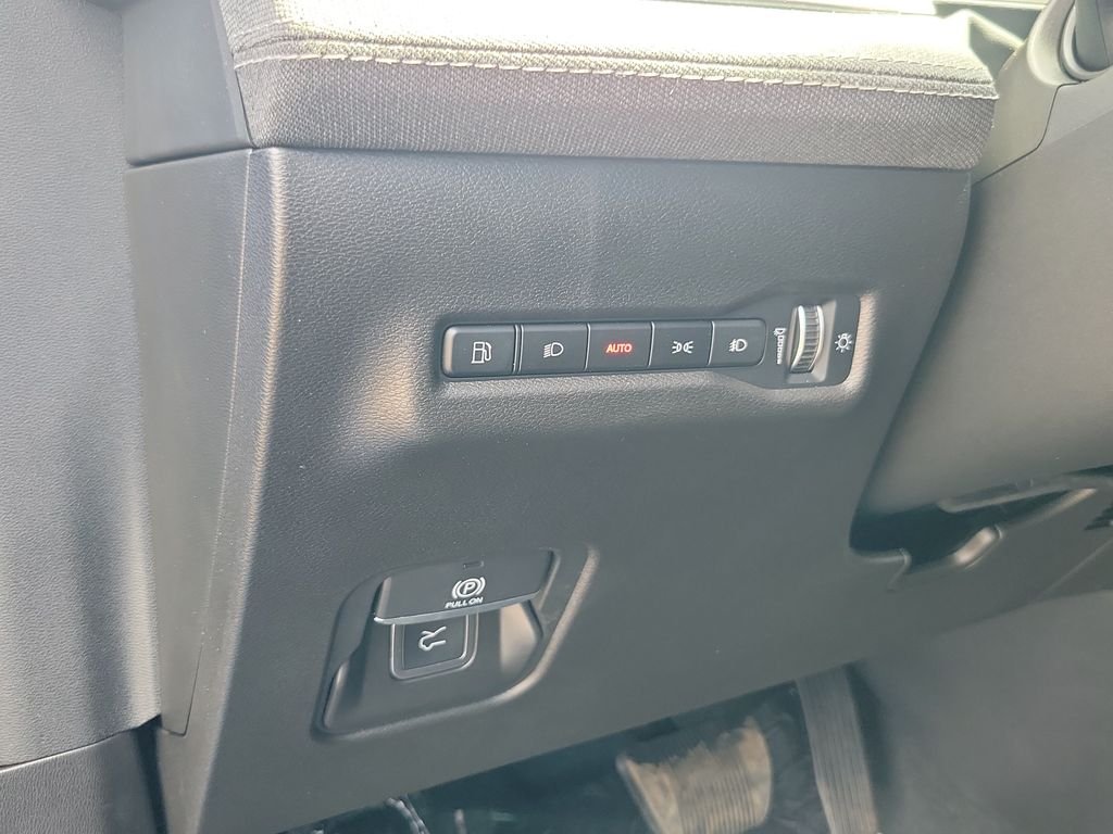 New 2026 Hydro Blue Pearl-Coat Exterior Paint Jeep Laredo image 18