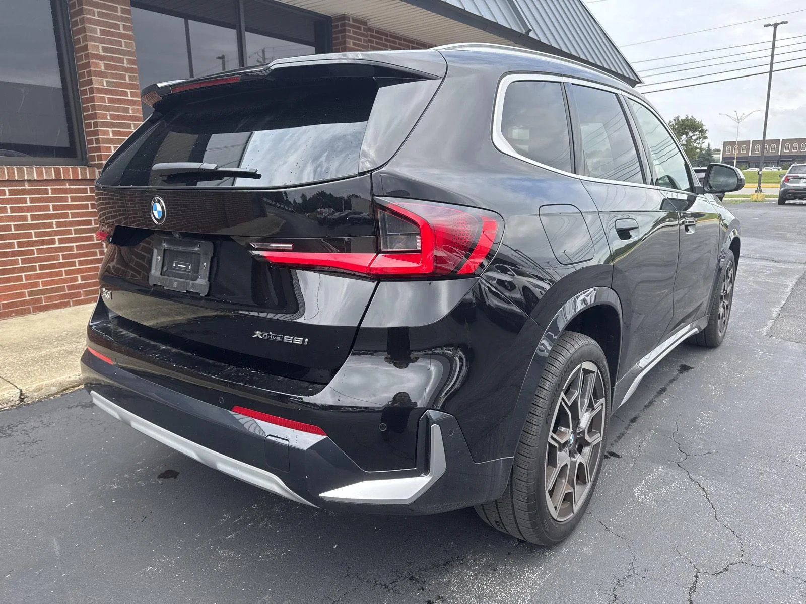 Used 2023 Jet Black BMW xDrive28i image 6